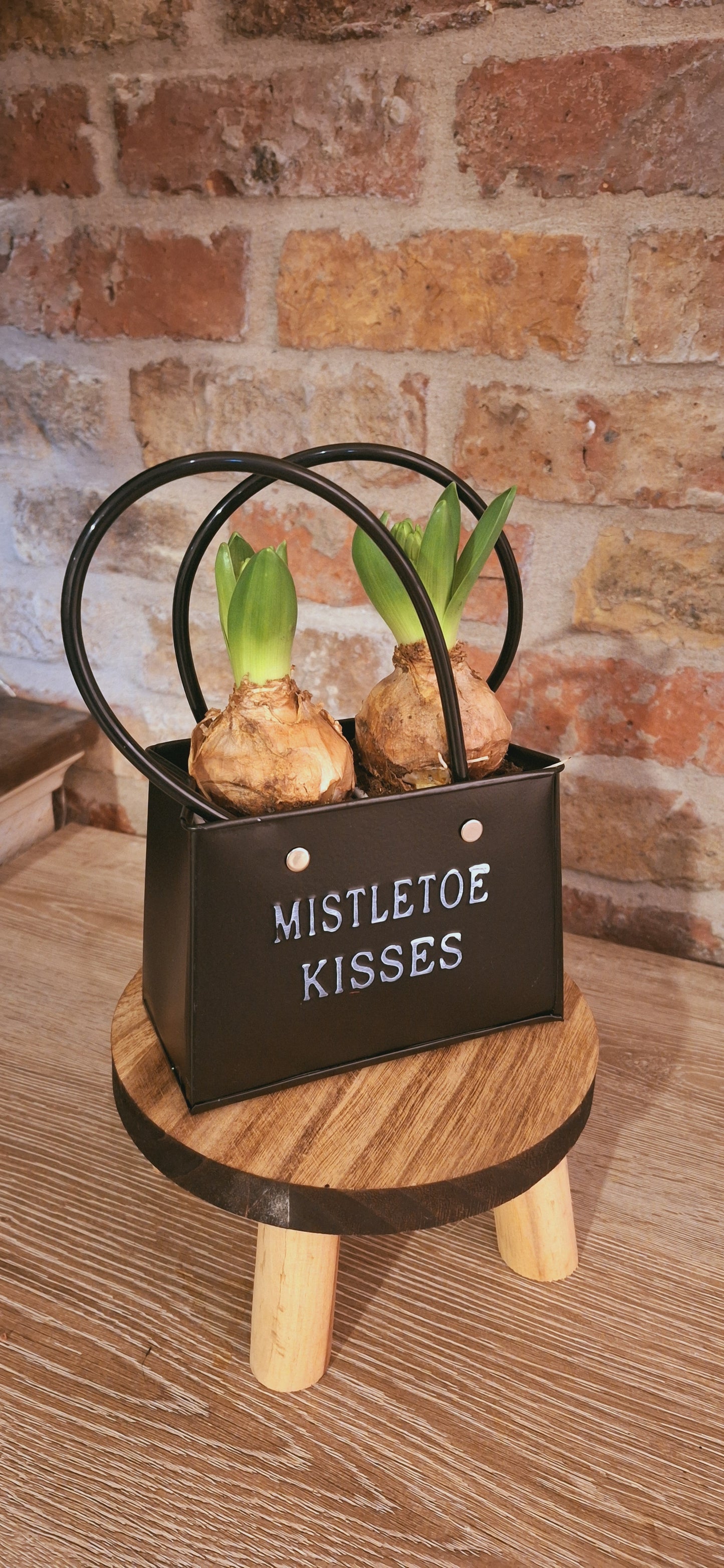 Metalen tasje met hyacinten