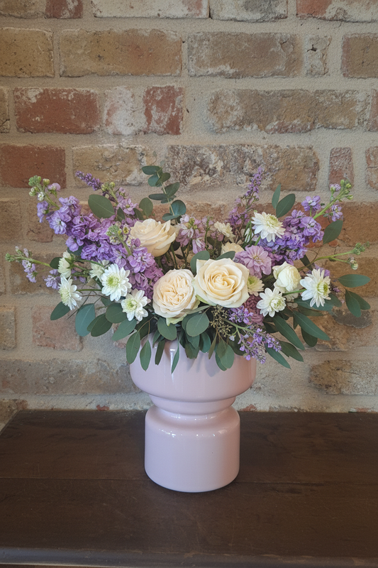 Velours Violet - gelakte vaas met seizoensbloemen