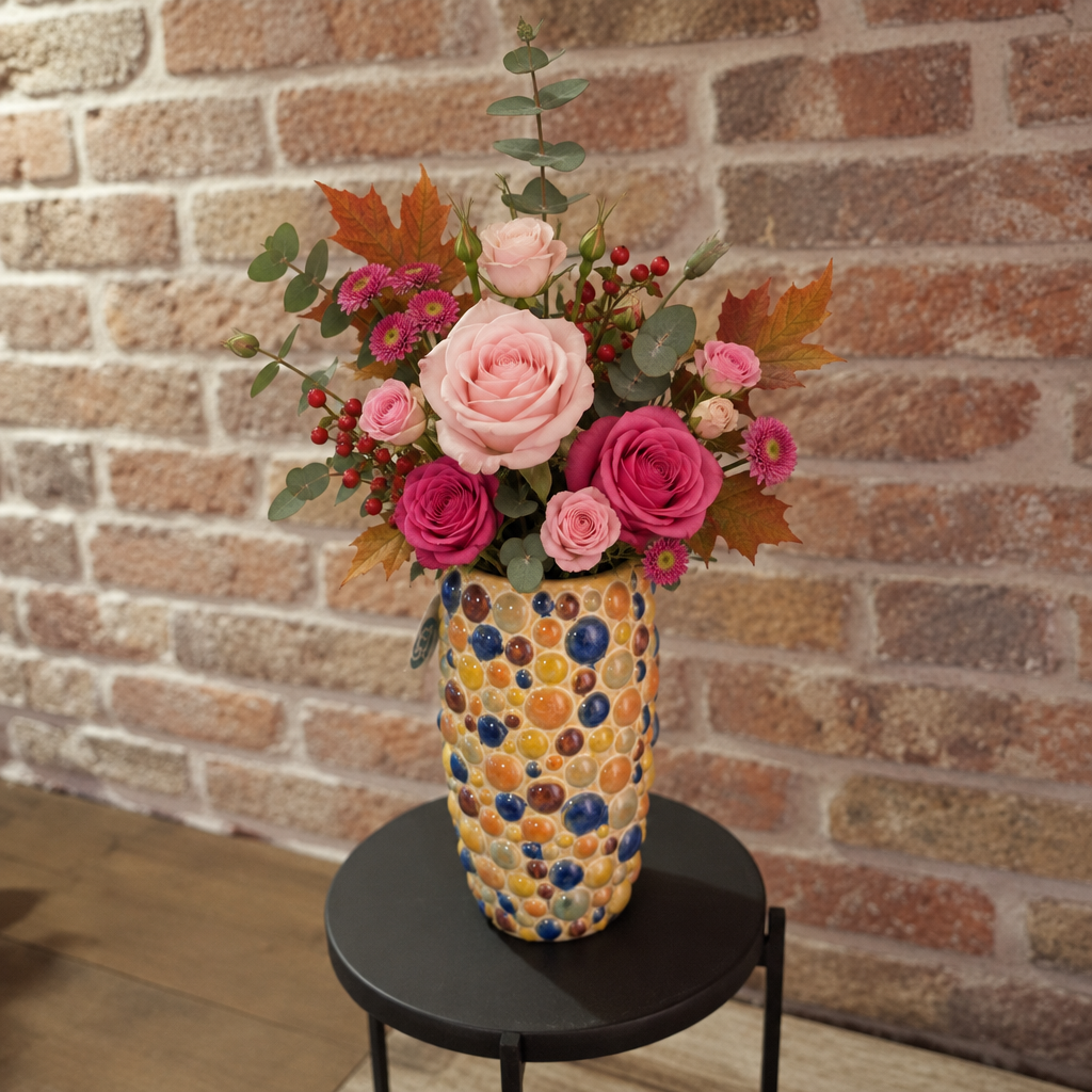 Petal M met roze bloemen
