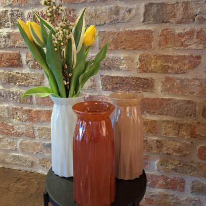 Ribbelvaas 25cm met seizoensbloemen