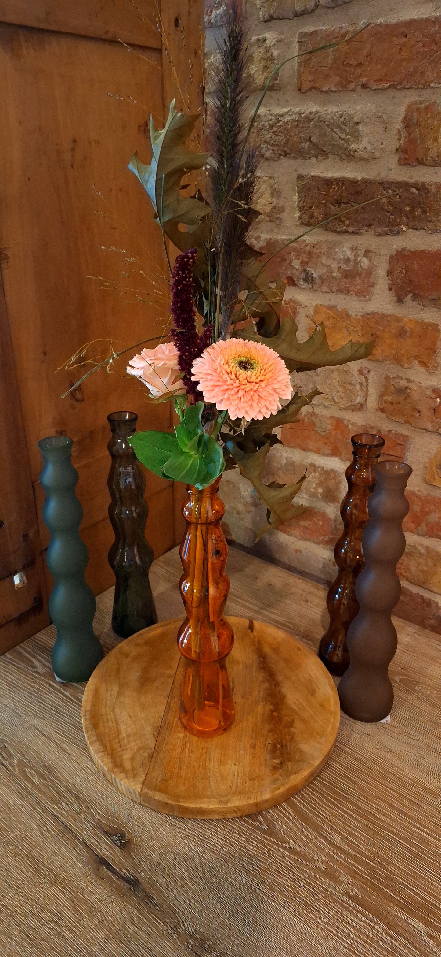 Vaasje met seizoensbloemen