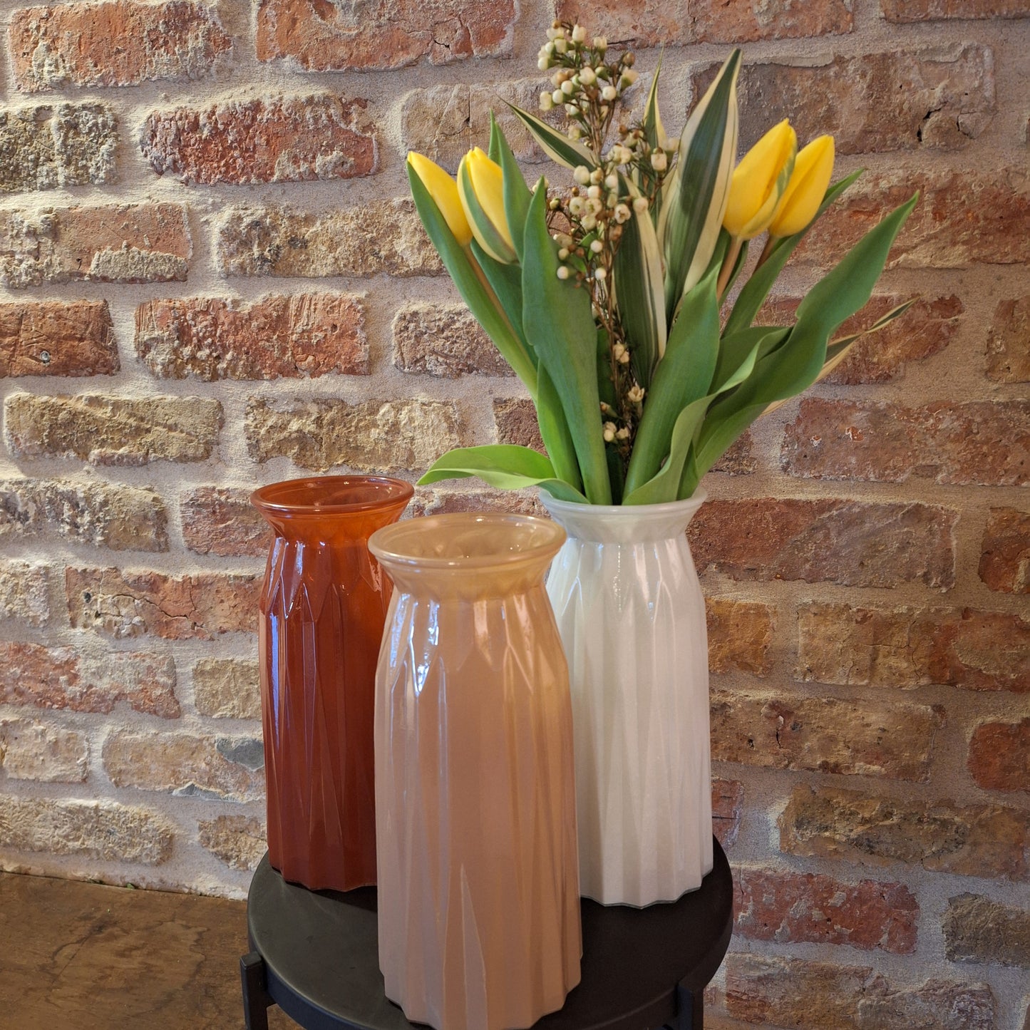 Ribbelvaas 25cm met seizoensbloemen