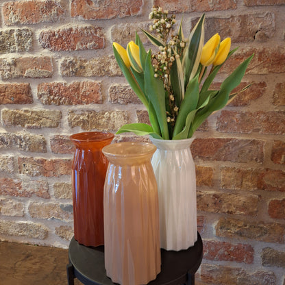 Ribbelvaas 25cm met seizoensbloemen