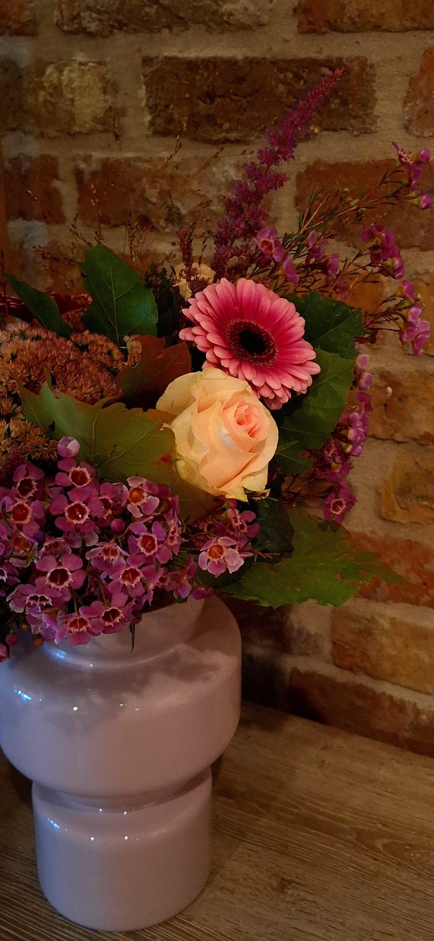 Pink bouquet "Amber" in lacquered Nude purple vase