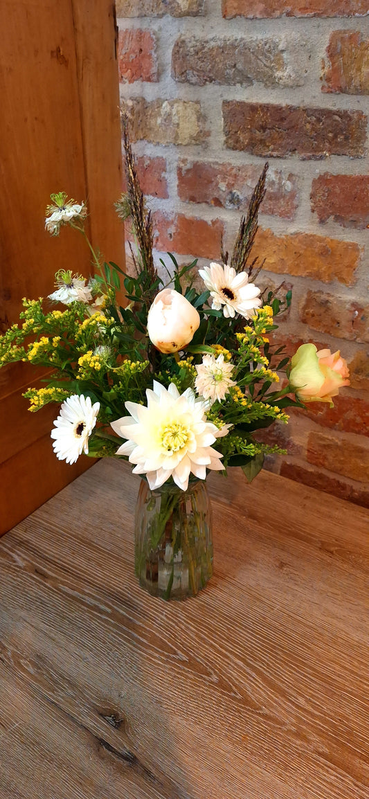 Vaasje seizoensbloemen