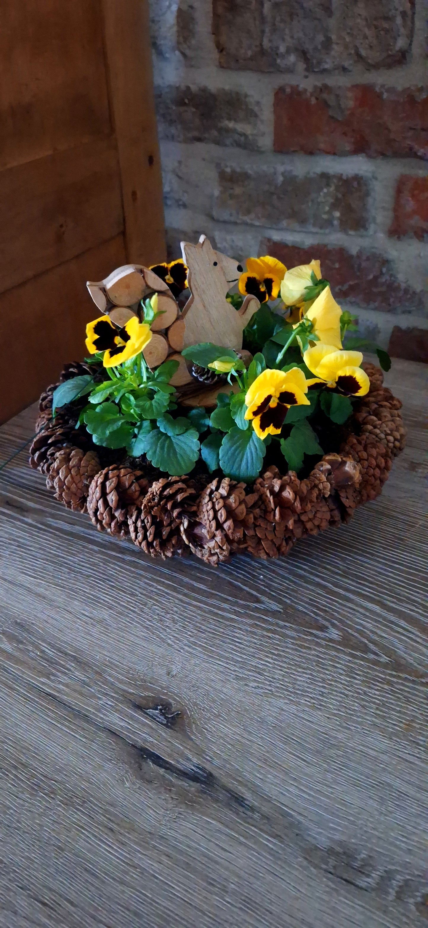 Scale violins with autumn animal